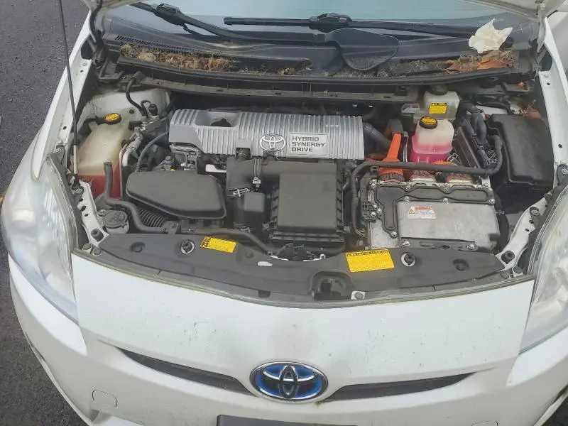 2010 TOYOTA PRIUS III  