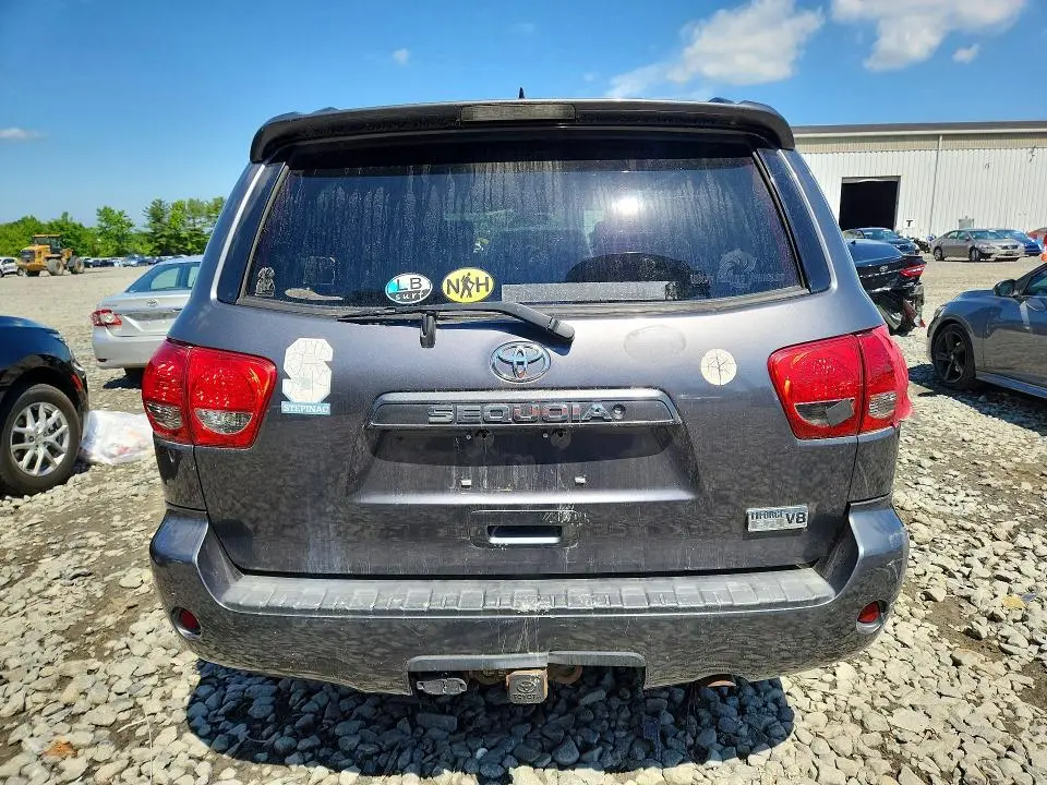 2013 TOYOTA SEQUOIA SR5  