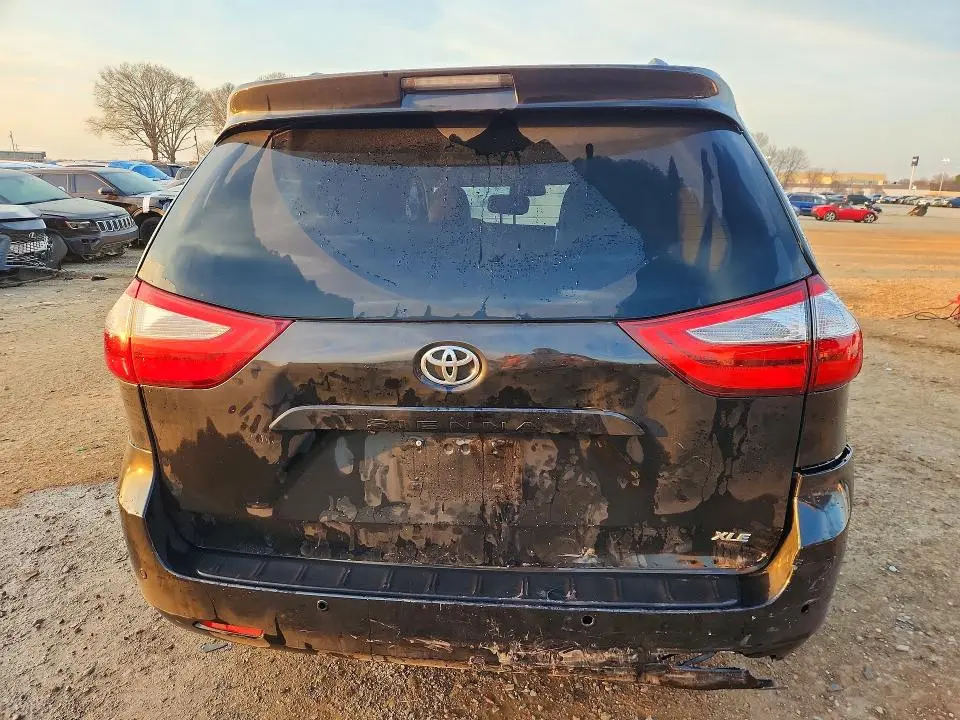 2015 TOYOTA SIENNA XLE 8-PASSENGER  