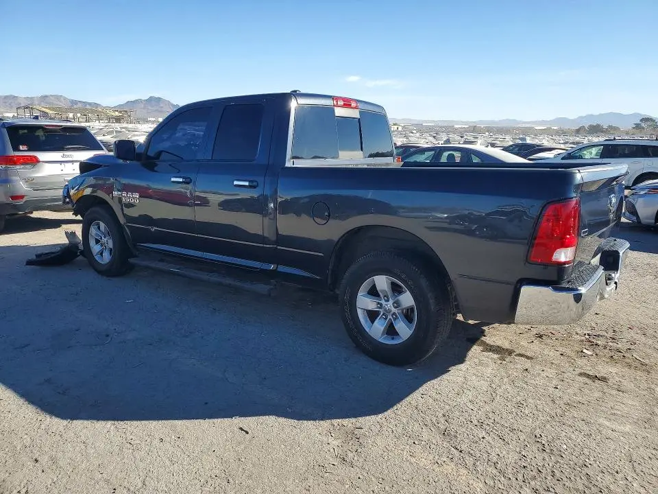 2016 RAM 1500 SLT  