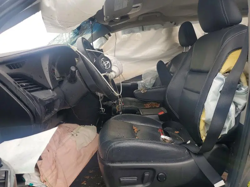 2016 TOYOTA SIENNA SE 8-PASSENGER  