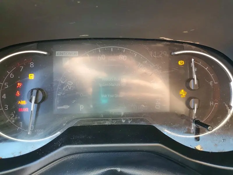 2023 TOYOTA RAV4 XLE  