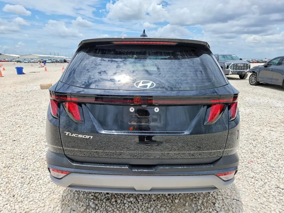 2025 HYUNDAI TUCSON SE  