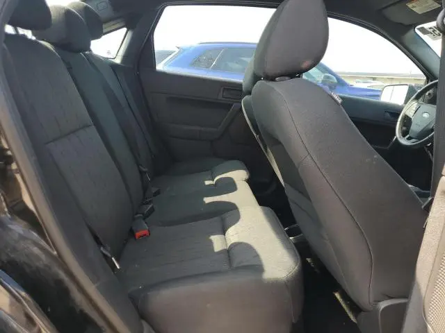 2010 FORD FOCUS SE  