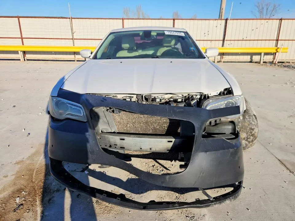 2015 CHRYSLER 300 LIMITED  