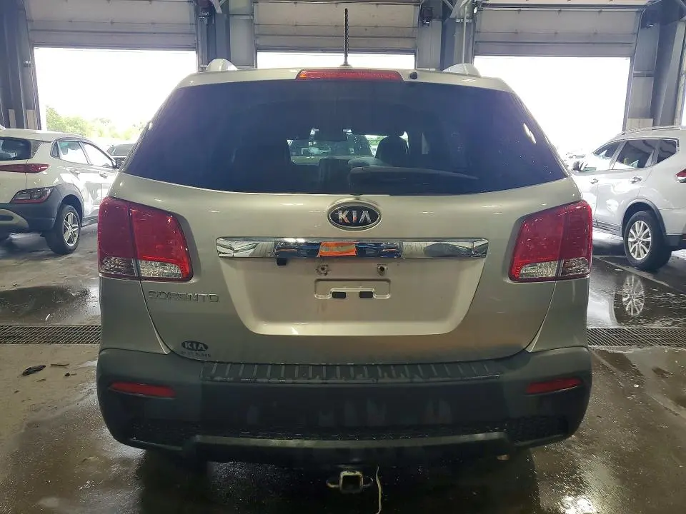 2013 KIA SORENTO LX  