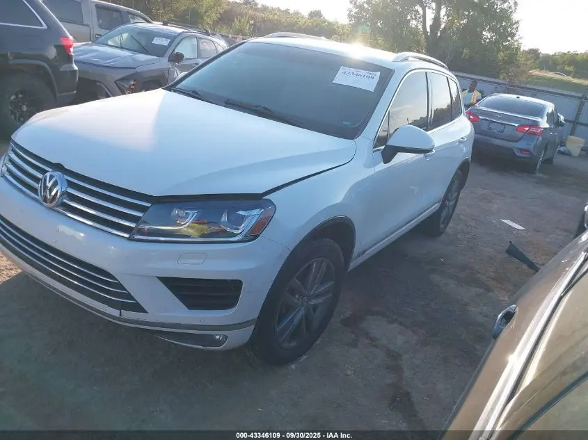 2015 VOLKSWAGEN TOUAREG V6 LUX