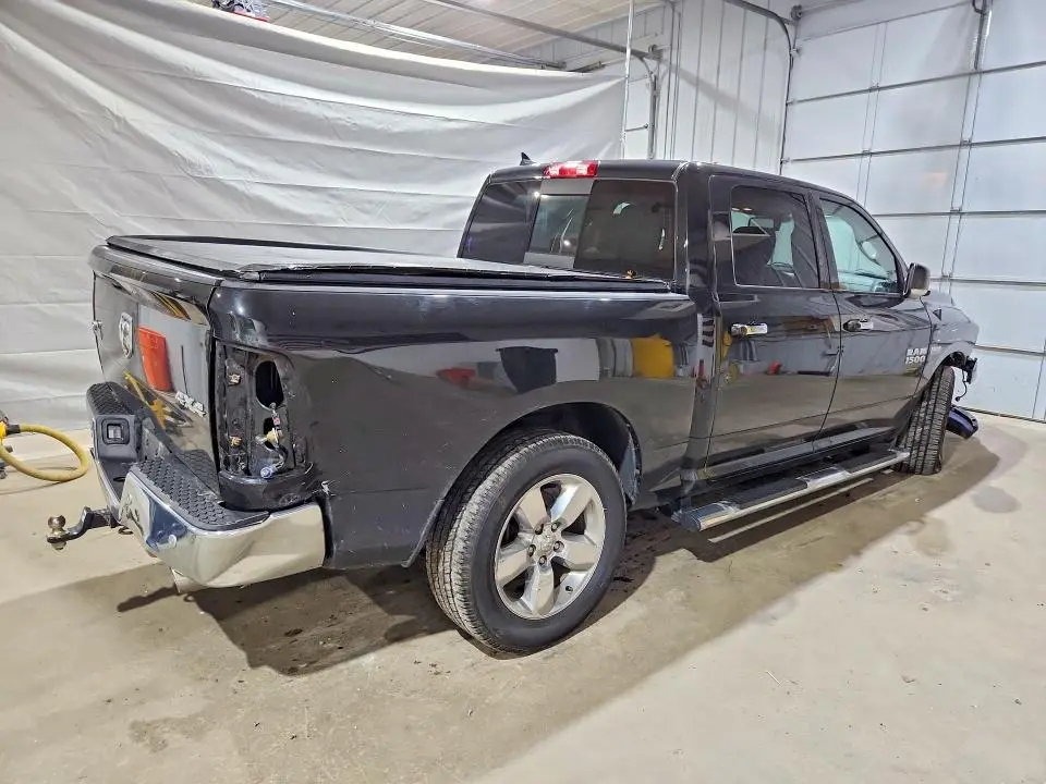 2017 RAM 1500 SLT  