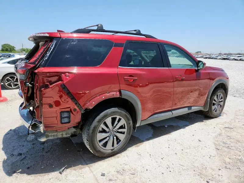 2024 NISSAN PATHFINDER SV  