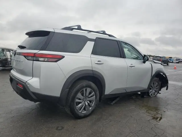 2025 NISSAN PATHFINDER SV  
