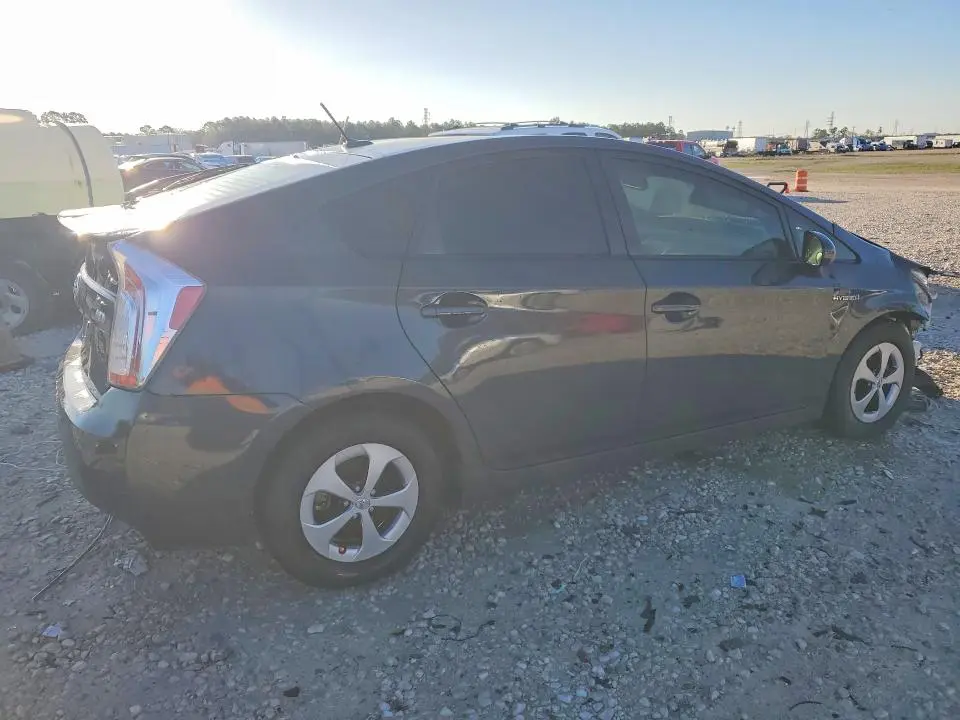 2015 TOYOTA PRIUS THREE  