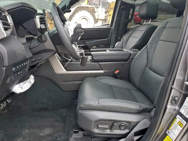 2025 TOYOTA TUNDRA CREWMAX LIMITED  