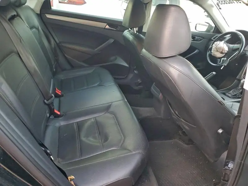 2015 VOLKSWAGEN PASSAT S  