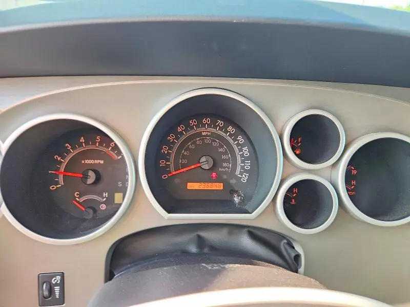 2015 TOYOTA SEQUOIA SR5  