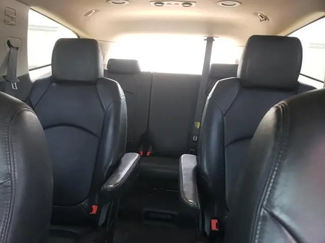 2011 CHEVROLET TRAVERSE LT  