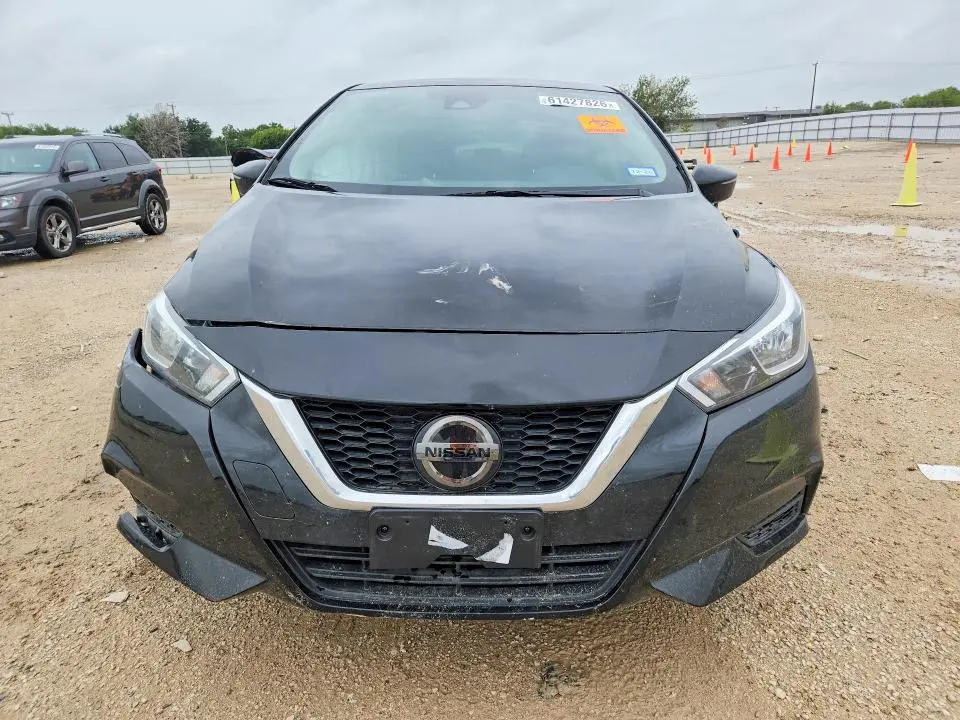 2021 NISSAN VERSA SV  