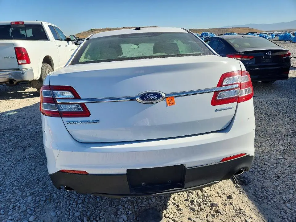 2016 FORD TAURUS SE  