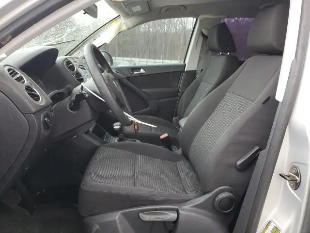2010 VOLKSWAGEN TIGUAN S  