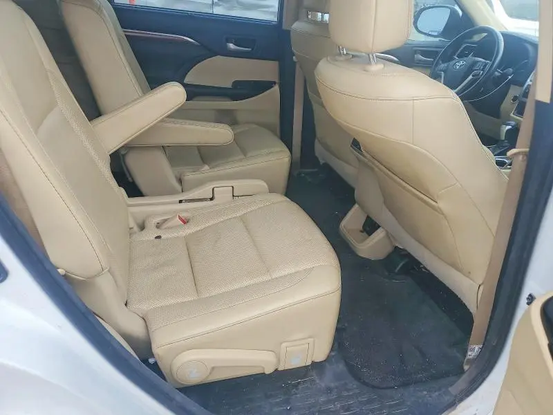 2017 TOYOTA HIGHLANDER LIMITED  