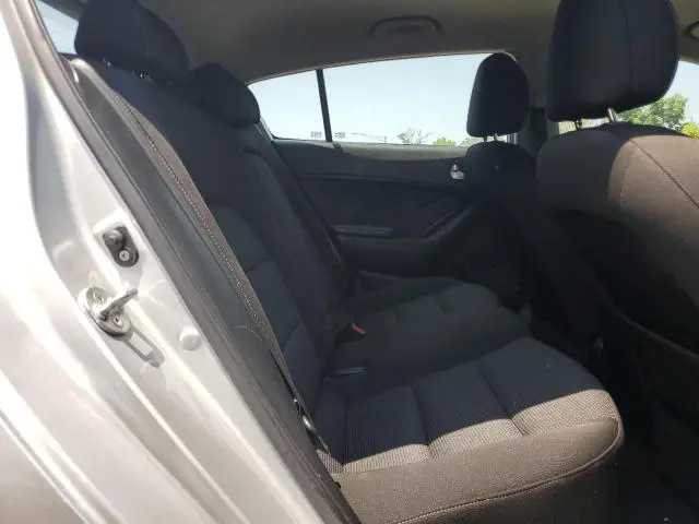 2017 KIA FORTE LX  