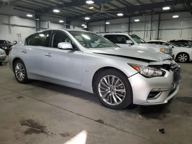 2018 INFINITI Q50 LUXE  