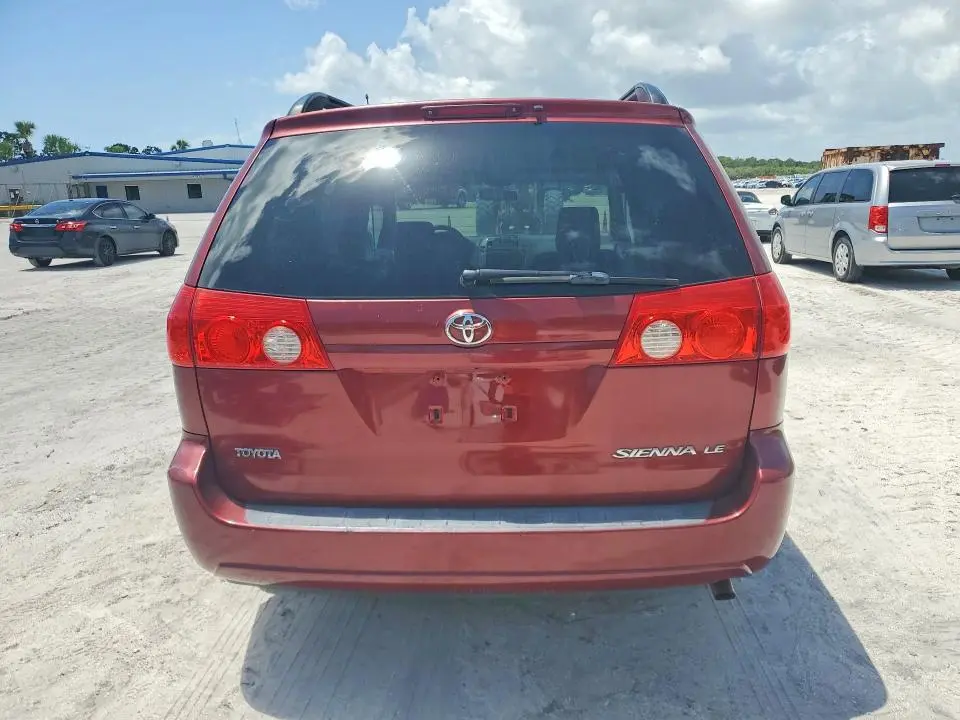 2010 TOYOTA SIENNA LE 7-PASSENGER  