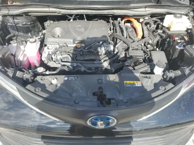 2024 TOYOTA SIENNA LE