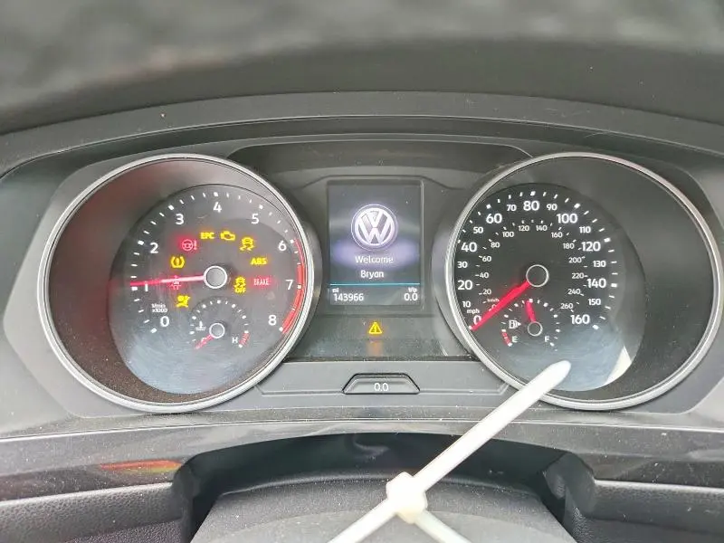 2018 VOLKSWAGEN TIGUAN SE  