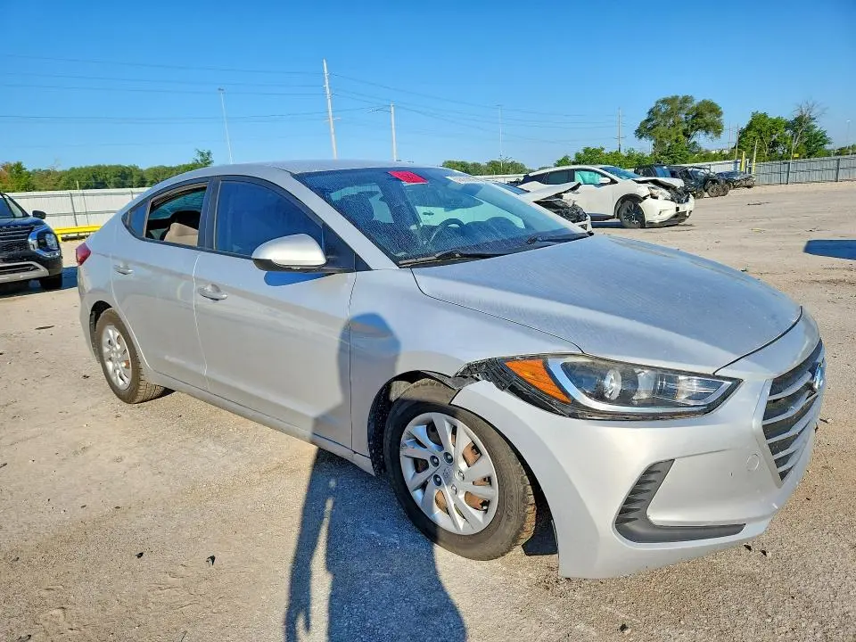 2018 HYUNDAI ELANTRA SE  