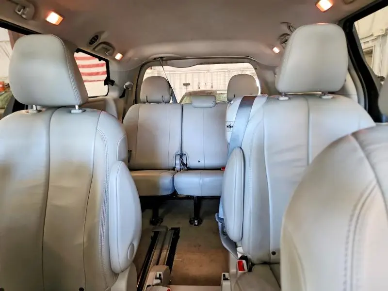 2013 TOYOTA SIENNA XLE 8-PASSENGER  
