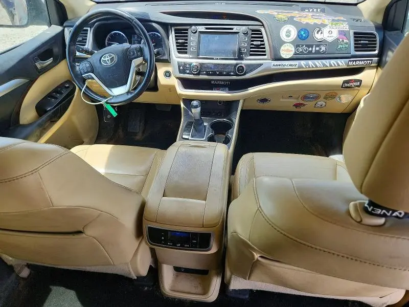 2015 TOYOTA HIGHLANDER XLE  