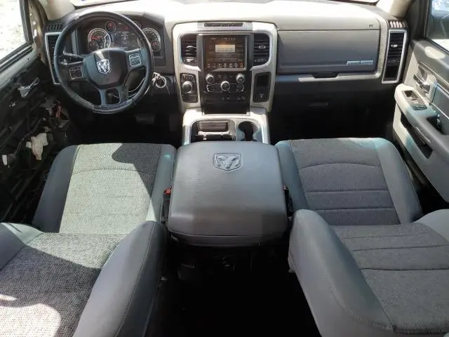 2016 RAM 1500 SLT  