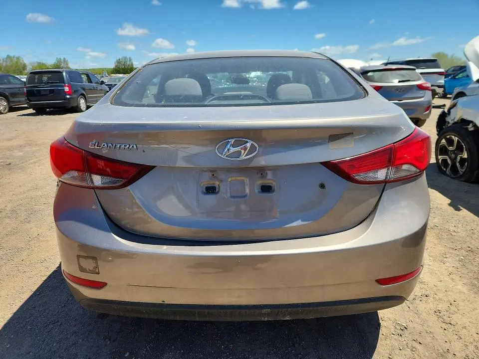 2016 HYUNDAI ELANTRA SE  