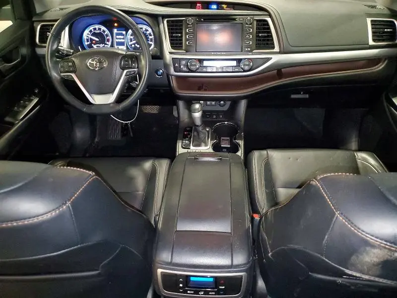 2017 TOYOTA HIGHLANDER XLE  