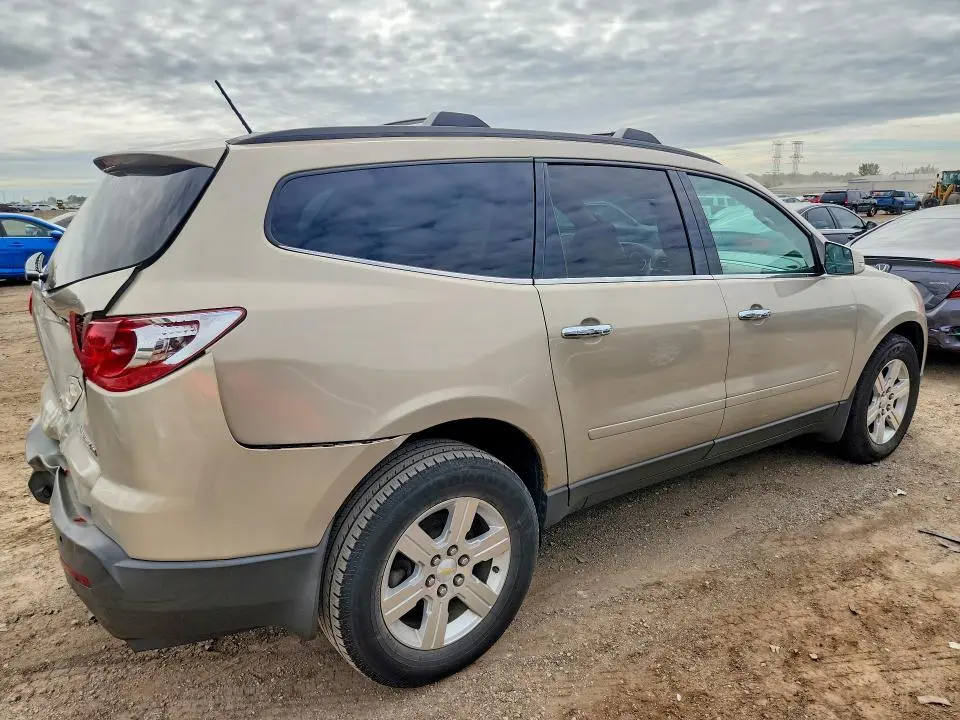 2011 CHEVROLET TRAVERSE LT  