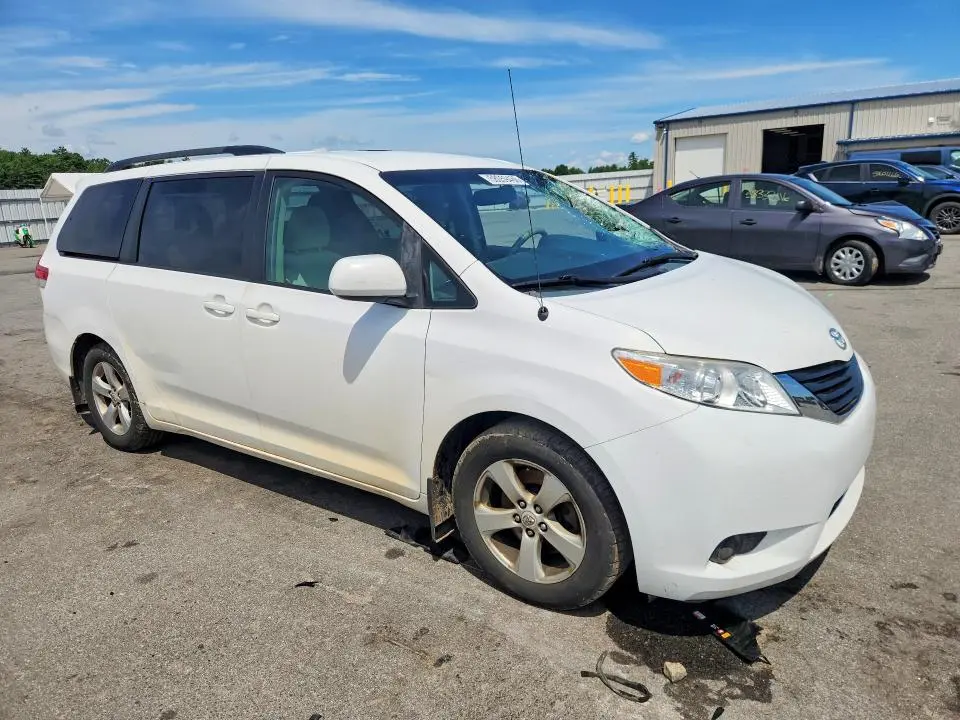 2011 TOYOTA SIENNA LE  