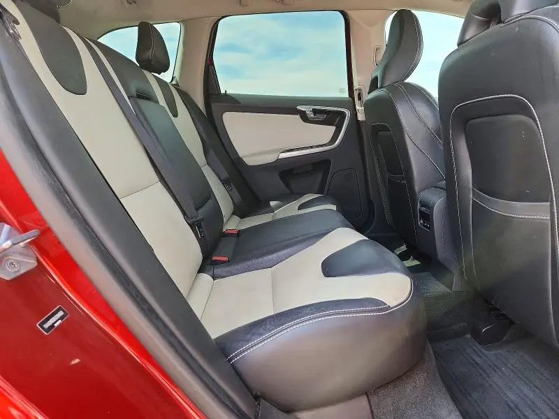 2017 VOLVO XC60 T5 DYNAMIC  