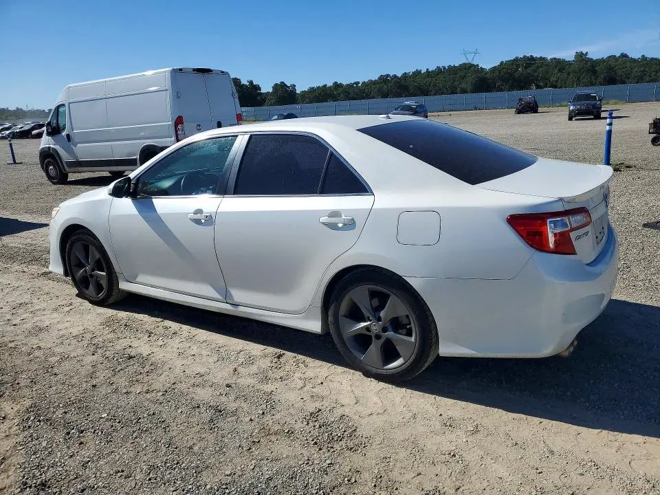 2014 TOYOTA CAMRY SE V6  