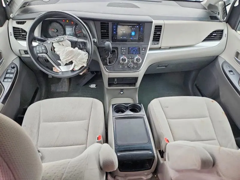 2015 TOYOTA SIENNA LE 8-PASSENGER  