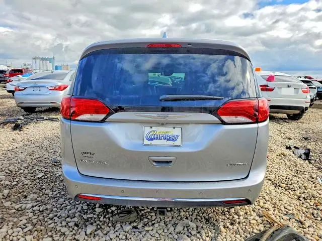 2017 CHRYSLER PACIFICA LIMITED  
