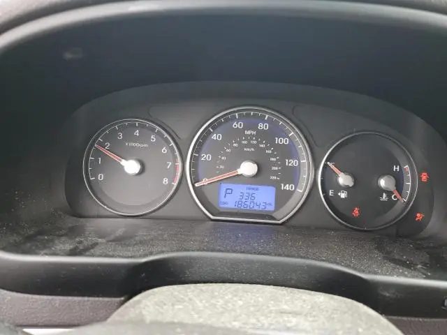 2011 HYUNDAI SANTA FE SE  