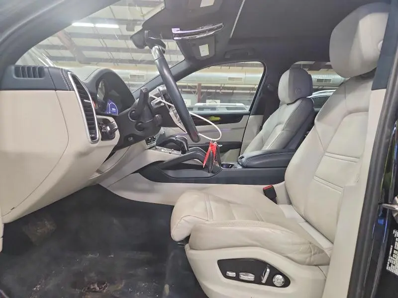 2019 PORSCHE CAYENNE   