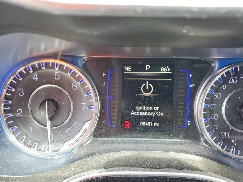 2016 CHRYSLER 200 LIMITED  
