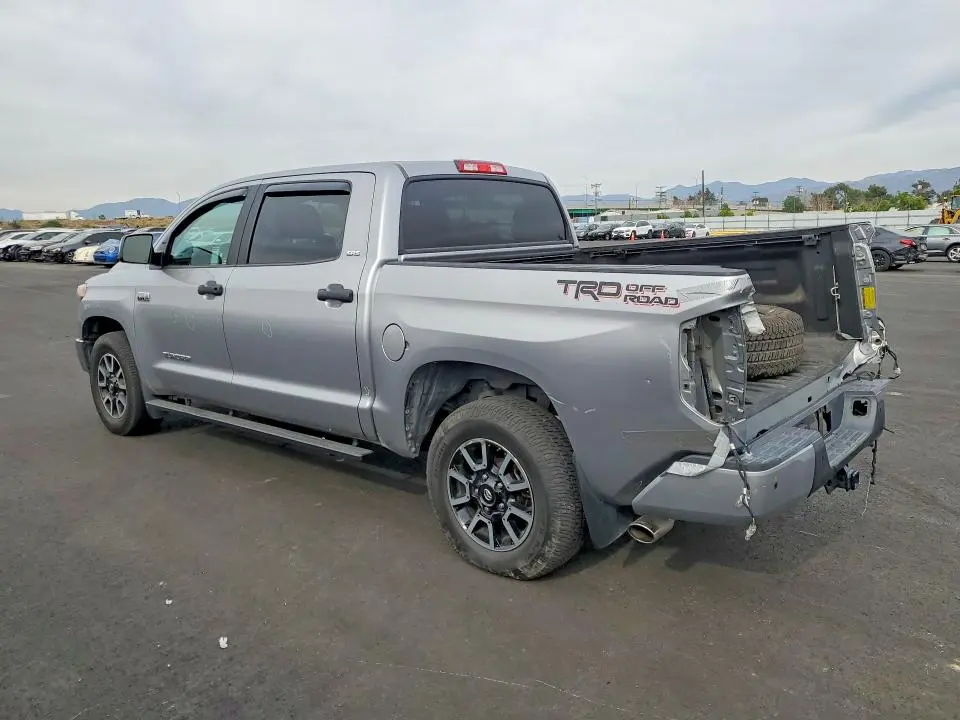 2018 TOYOTA TUNDRA CREWMAX SR5  