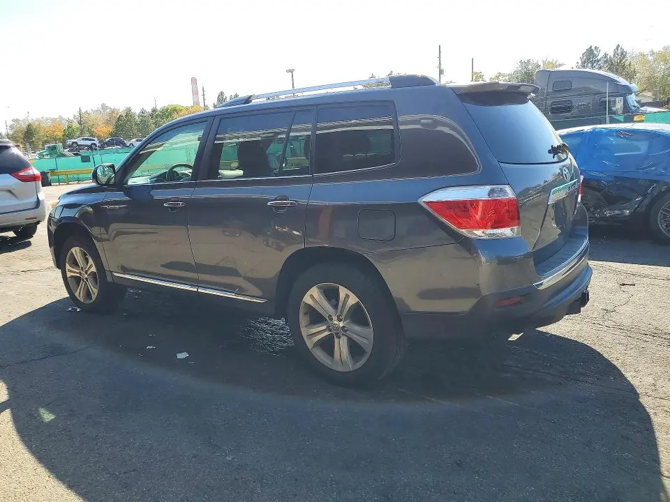2013 TOYOTA HIGHLANDER LIMITED  