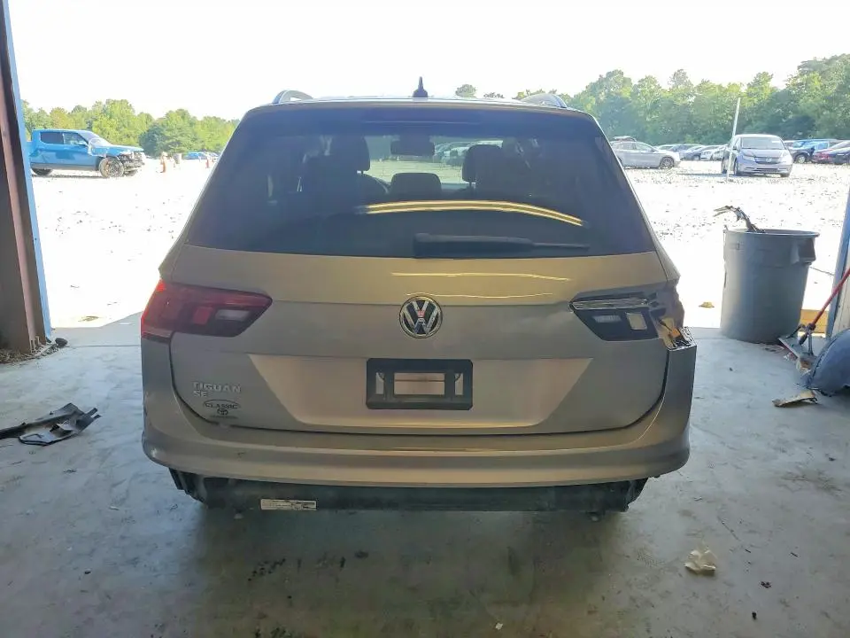 2021 VOLKSWAGEN TIGUAN SE  