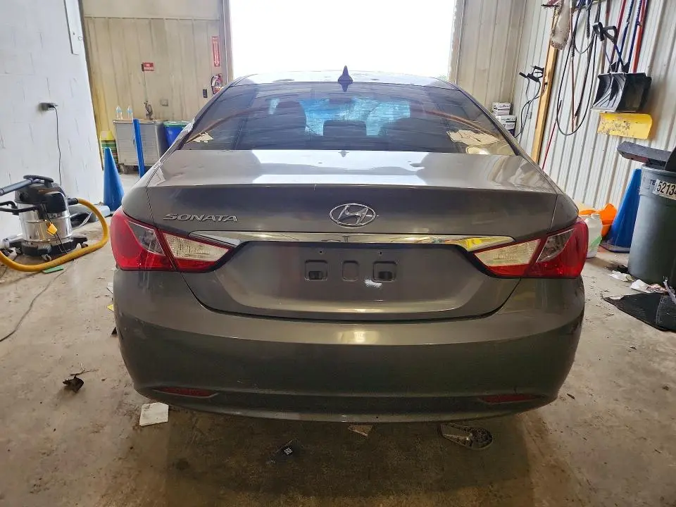 2011 HYUNDAI SONATA GLS  