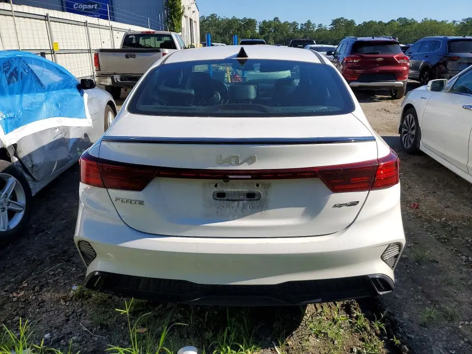 2023 KIA FORTE GT LINE  