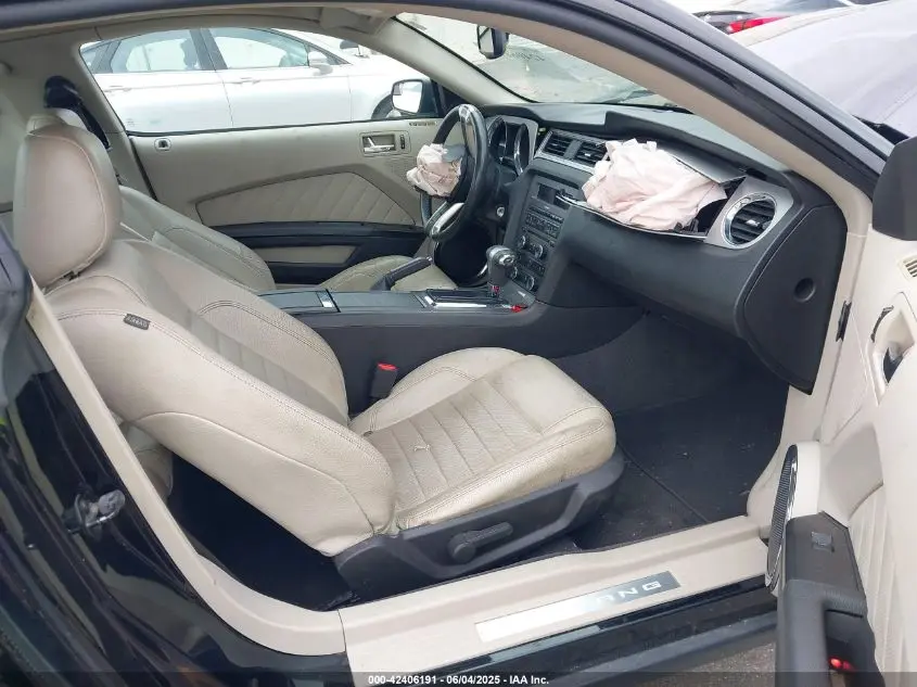 2011 FORD MUSTANG V6 PREMIUM