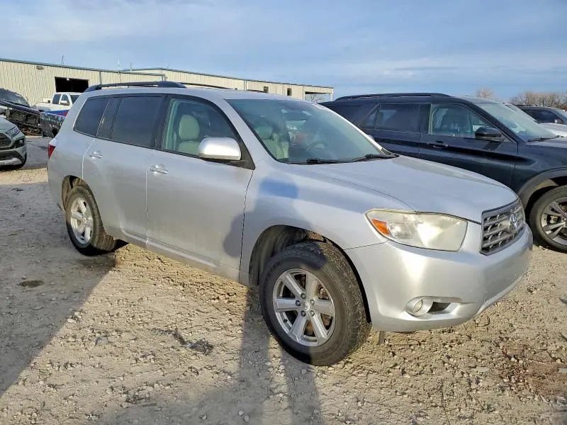 2010 TOYOTA HIGHLANDER SE  